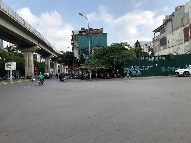 Chính chủ bán GẤP nhà Hoàng Cầu DT 150m2, MT 7m, giá 41 tỷ