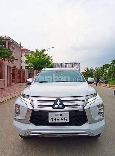 Ca sĩ Gia Lâm cần bán rẻ Mitsubishi Pajero sport 2021 tuyệt đẹp!