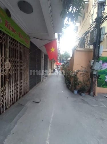 Cần bán gấp nhà ngõ 158 Ngọc Hà giá 5,7 tỷ, DT 40m2, MT 3.5m