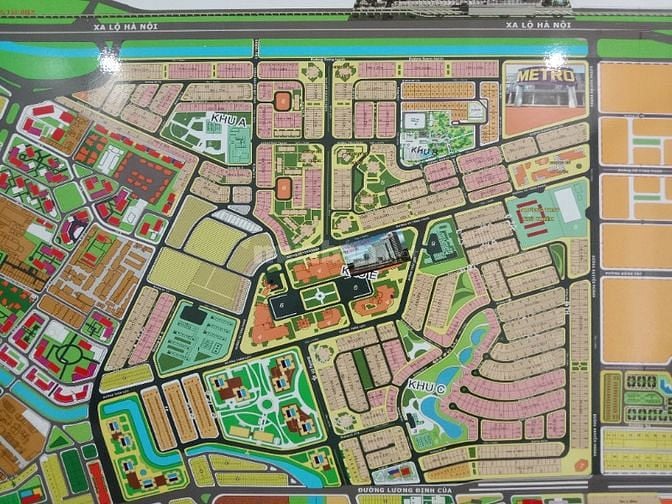 Cần bán gấp lô đất đường số 37, ngay CV Hồ Sinh Thái, giá 200 tr/m,TL