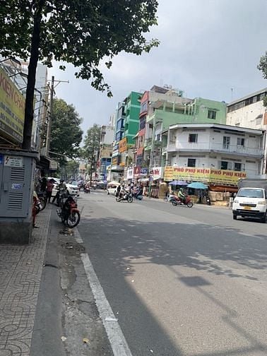 Cần bán nhà MT 2 chiều Nguyễn Trãi, Q.5, Kinh Đô Thời Trang, 5 tầng
