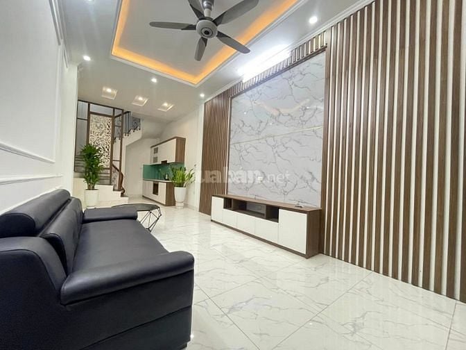Bán nhà Lò Đúc mới koong nội thất xịn đầy đủ ô tô đỗ cạnh nhà