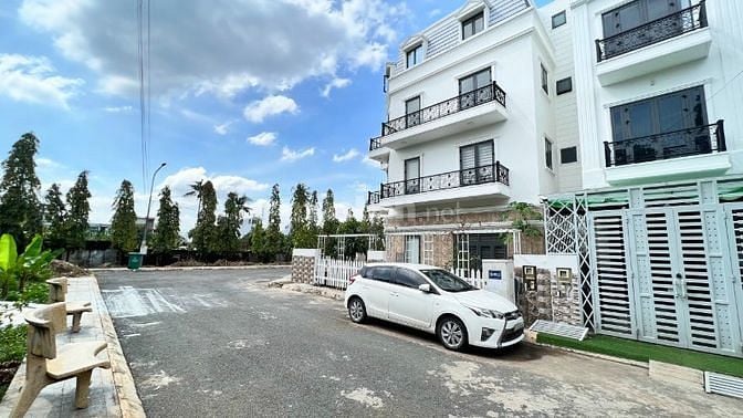 Bán nhà 3 lầu gồm 4pn cuối đường Nguyễn Oanh sát Gò Vấp đường 10m ô tô