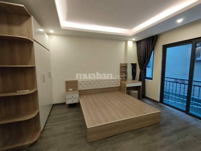 Bán gấp nhà Thạch Bàn oto đỗ cửa,giá tốt,vị trí đẹp,40m,5 tầng, 2,7 tỷ