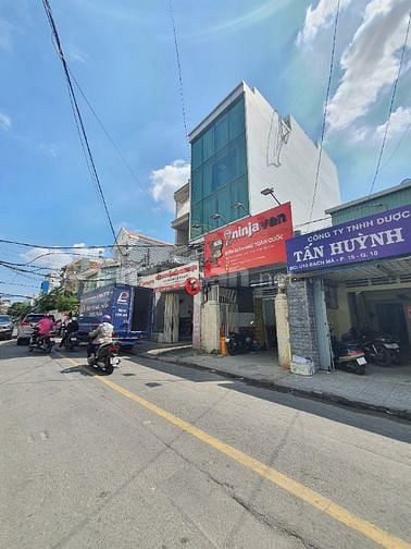 Mặt tiền U bạch mã 4.2 dài 27 m