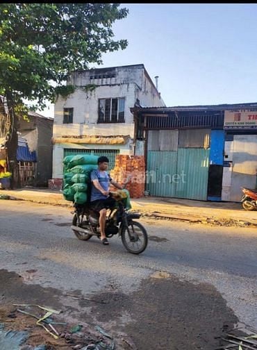 Cần Nam Giao Đá Tinh Khiết Và Bia Bằng Xe Honda làm Q4