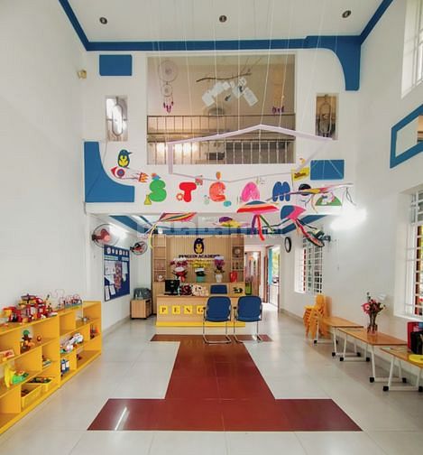 Trường MN Chim Cánh Cụt tuyển nhân viên y tế 