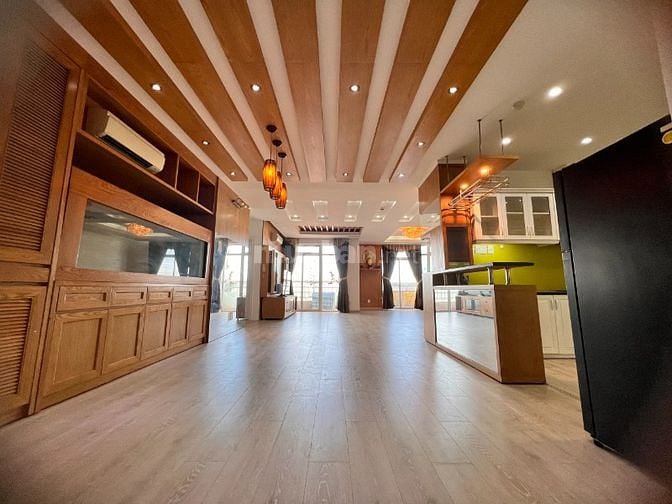 Bán spenhouse chunng cư Hoàng Tháp 150m2 giá 4tỷ