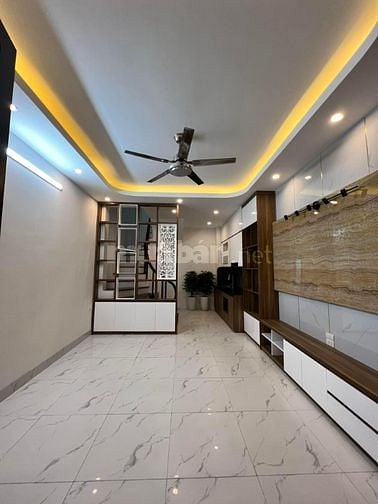 Bán gấp CHTT Phố Vũ Ngọc Phan giá 2,5 tỷ, 65m2 (sổ 50m). Ở ngay 
