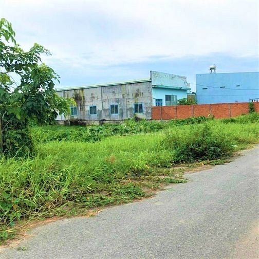 BÁN LỖ BÁN GẤP LÔ ĐẤT THỔ CƯ 520M2 ĐỐI DIỆN CỔNG KCN, KẾ CHỢ GIÁ 334TR