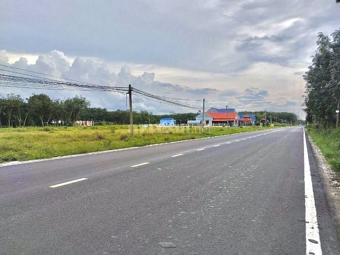 Chính chủ gửi bán nhanh lô đất 500m2 cặp sát kcn becamex 