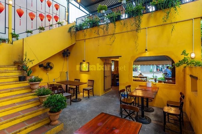 Sang quán cà phê đầy đủ tiện nghi chỉ việc vào bán 2 mặt tiền đông