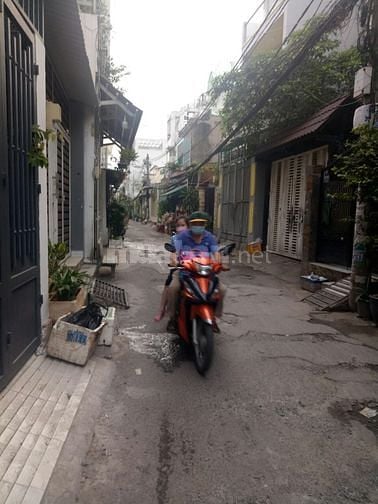 Nhà đẹp HXH tới nhà đường Bà Hom. Giá giảm mạnh còn 3.8 tỷ.