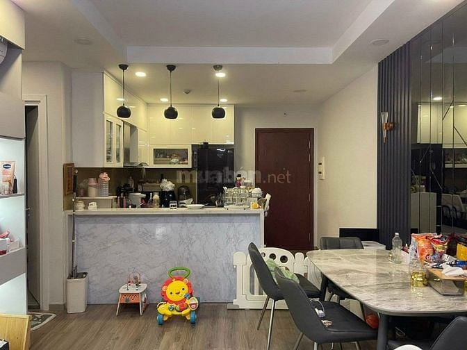 Cho thuê căn hộ CC Gold View, Quận 4, DT 68m2, 2PN giá 17tr/tháng. 