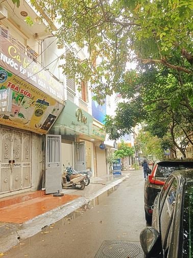 Giá tốt ! Bán nhà phân lô cực đẹp trung tâm Cầu Giấy ô tô tránh vỉa hè