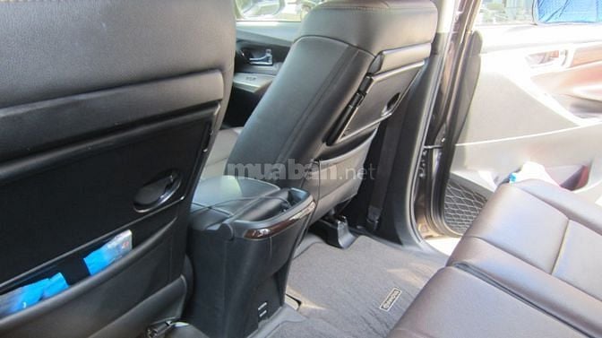 cần bán xe toyota innova đời cuối 2021