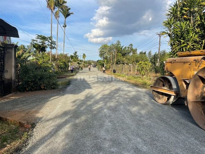 Đất Full thổ cư, Giáp Hồ Đẹp, Đường nhựa 10m