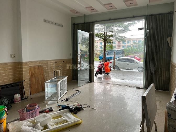 Cho thuê nhà 5PN đường Vân Đồn gần Sông Hàn, Quận Sơn Trà, Đà Nẵng