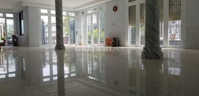 Cho thuê nhà Nguyên Căn 2 Mặt Tiền mới xây (11m x 25m ) tại Thủ Đức