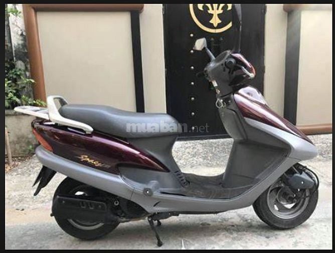 Bán 2 xe máy Honda Spacy, màu trắng và mầu nâu, giá 40 triệu/xe.
