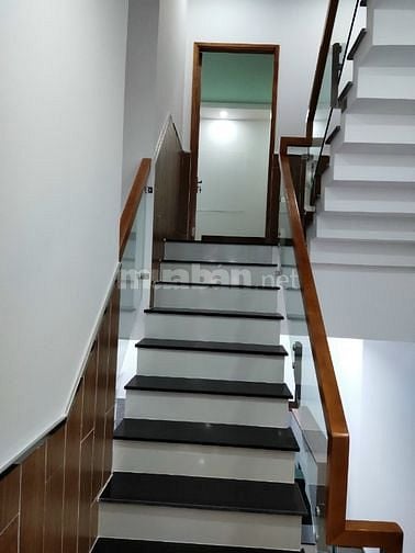 Bán nhà HXH 6m Lạc Long Quân Dt: 4x11m 2 lầu Giá 6.5 Tỷ TL