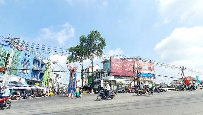 CHO THUÊ NHÀ NGUYÊN CĂN 2 MẶT TIỀN, Ngay Vòng Xoay Chợ Sađec