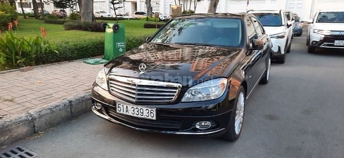 Chính chủ cần bán xe Mercedes C250 màu đen, sản xuất 2010, 1 đời chủ
