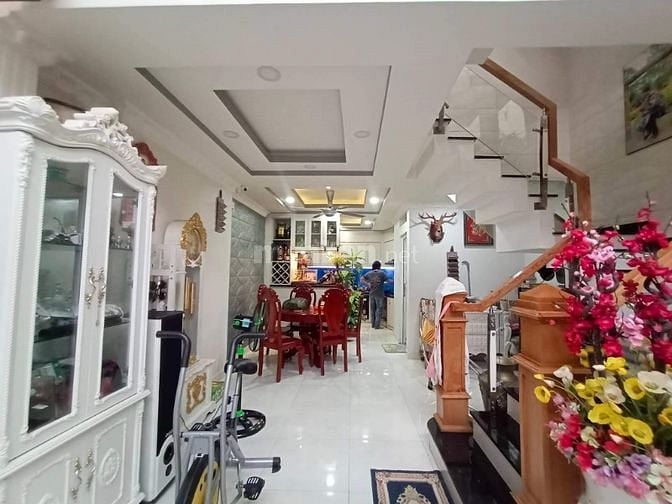 BÁN nhà Phạm văn đồng-vĩnh hòa-DT 6x11m-2 tầng-3PN-kinh doanh-chỉ 3.6T