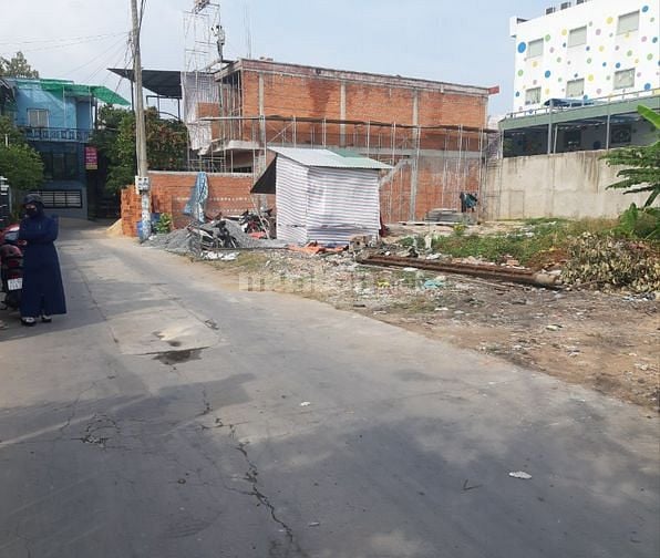 Bán gấp 174m2 đất mặt tiền đường Nguyễn Công Hoan, Dĩ An Bình Dương