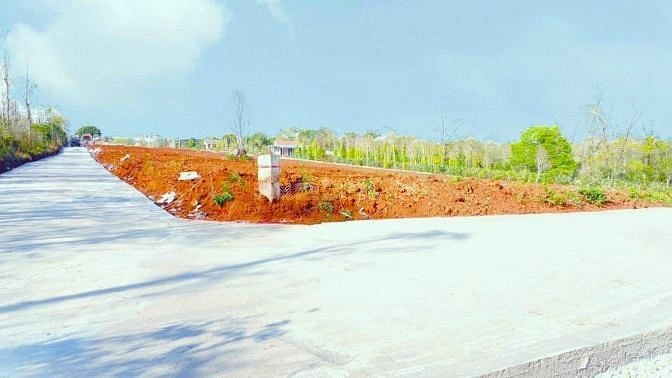 ĐẤT Ở ĐÔ THỊ NGAY TRUNG TÂM THỊ TRẤN GIÁ CHỈ 3XXTR , ĐƯỜNG 10M SHR