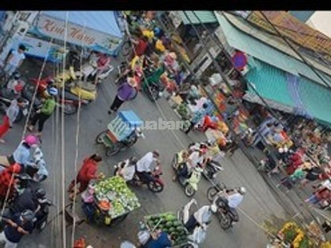 Bán nhà mặt tiền góc ngã tư chợ Phước Bình, TP Thủ Đức, vị trí đẹp
