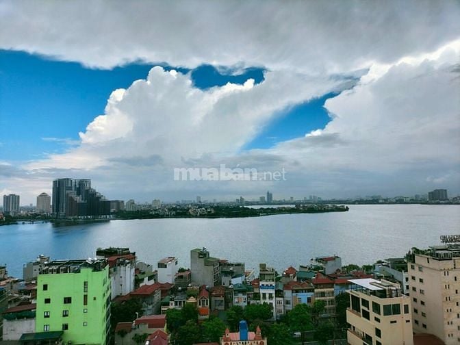 Cần bán ngôi nhà hoa hậu taị Xuân La, Tây Hồ.SD 43m2x6,5T ngõ thông.