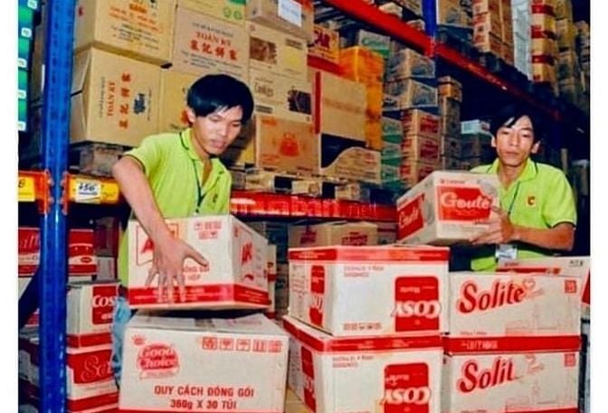 Cần tuyển nam/nữ phụ kho làm việc tại quận 10 