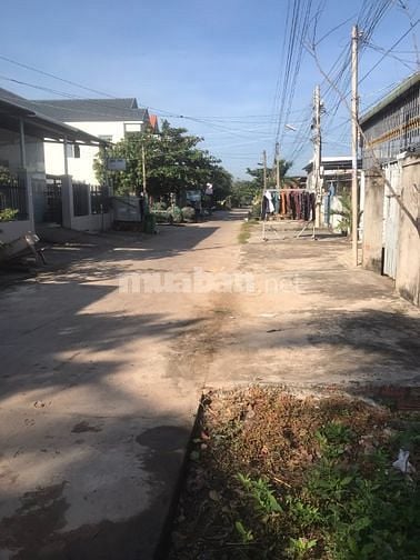  Bán đất MT Phan Văn Trị, full thổ cư, giá 1 tỷ 6xx, Bình Tân, La Gi