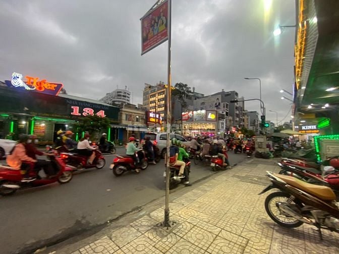 CHỈ 1 CĂN 10x19.5 MT Trần Hưng Đạo, 1L, vị trí VIP giá 34 tỷ