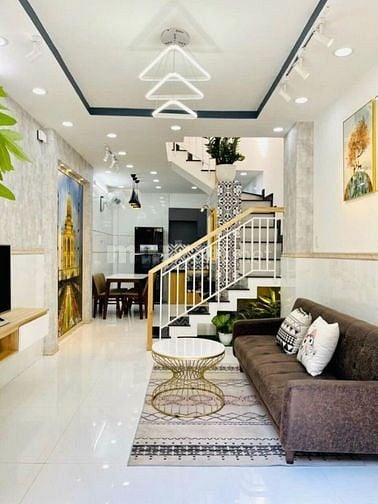 Bán nhà cuối Lê Trọng Tấn, 36m2, đúc 3 tấng. LH trực tiêp ngay chủ