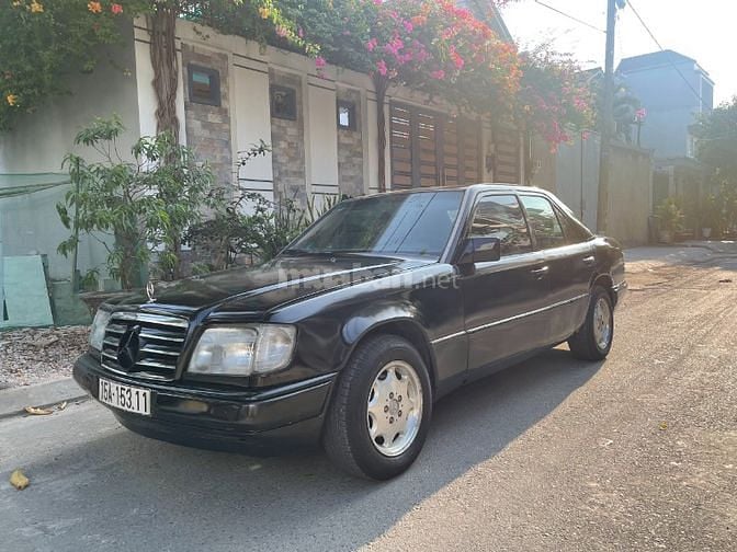 Ra đi xe Mercedes E200 tự động có ship 