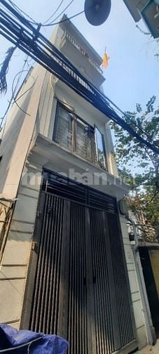 Bán gấp nhà phân lô Lê Văn Lương 40m2, lô góc đẹp 10m ra phố