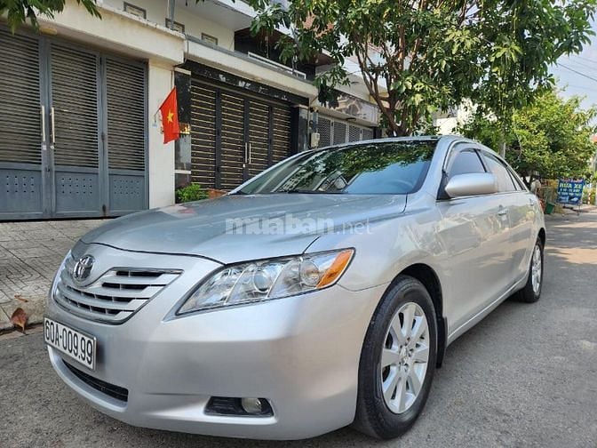 Cần bán Camry 3.5L (XLE) SX:2007AT,màu bạc,nhập Mỹ,gđ sử dụng mới 95%.