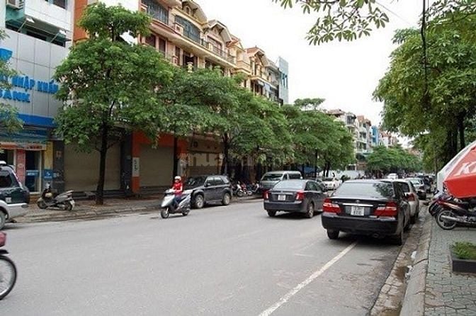 Cần bán gấp Mặt phố Hoàng Ngọc Phách giá 14.2 tỷ, 47m2, MT 5m, lô góc