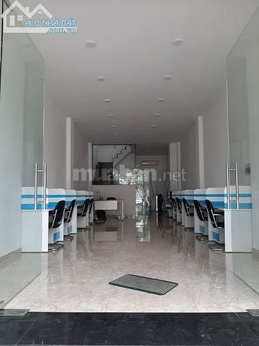 Gia đình cần cho thuê lại mặt bằng làm văn phòng hoặc kinh doanh MT