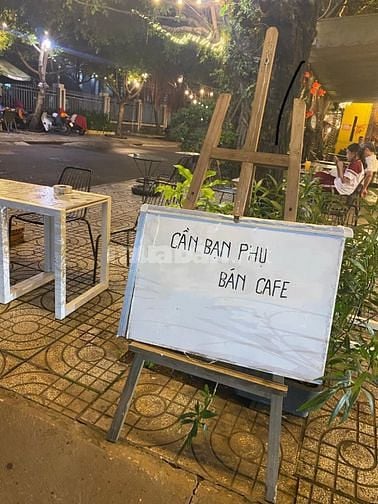 Cần Liền 4 Bạn Phụ Bán Cafe Tại Chỗ