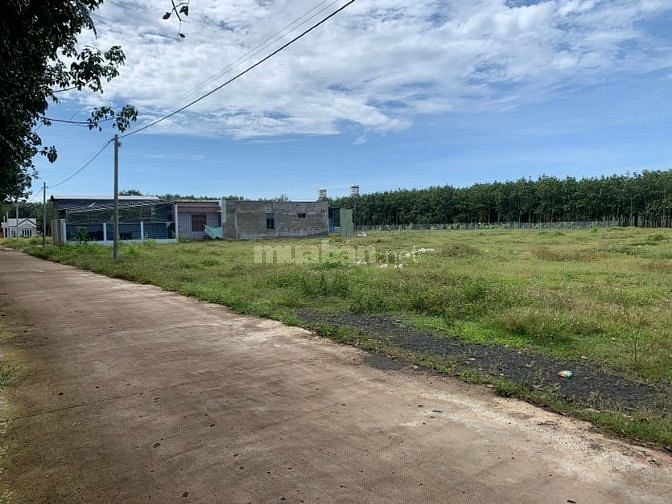 BÁN 200M2 ĐẤT NGAY SÂN BAY HỚN QUẢN, GẦN CHỢ VÀ TRƯỜNG. GIÁ 480 TR