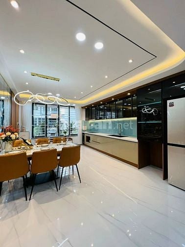 Mặt Tiền Nguyễn Chí Thanh q11 ( 4 * 15 ) 4 Lầu 12.5 Tỷ 