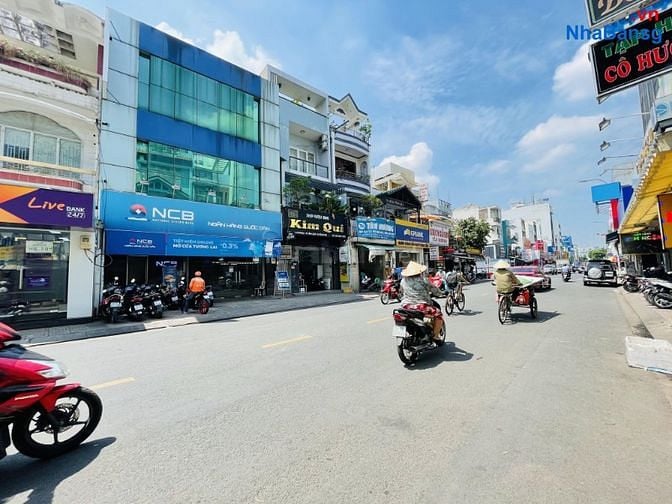 Bán Mặt tiền CMT8, 4 tầng, cho thuê 30 triệu/tháng giá 6.4 tỷ gọi luôn