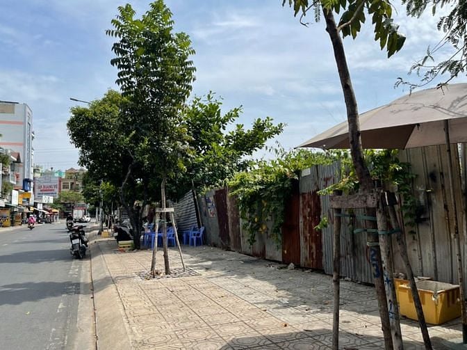 Bán đất Quận 6 - TP Hồ Chí Minh Lô góc mặt tiền Lê Tuấn Mậu