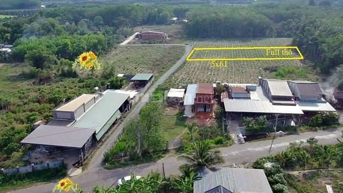 310m2 thổ. Cách nhựa 40m. Gần KCN. 740tr. Chủ ngộp bank.
