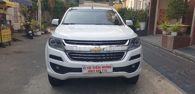 Bán Chevrolet Trailblazer LT dầu 2.5 tự động đời T12/2018 trắng 1 chủ 
