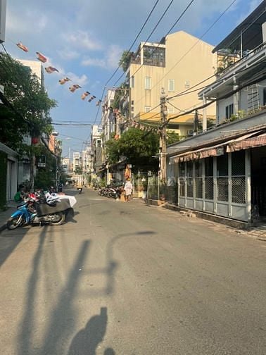 KẸT TIỀN CẦN BÁN GẤP NHÀ MT NỘI BỘ HỒNG BÀNG QUẬN 11 DT:4X17M 