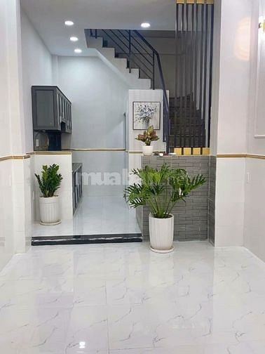 Nhà Phan Đình Phùng mới hoàn thiện xong, gần Cầu Kiệu,vào ở ngay